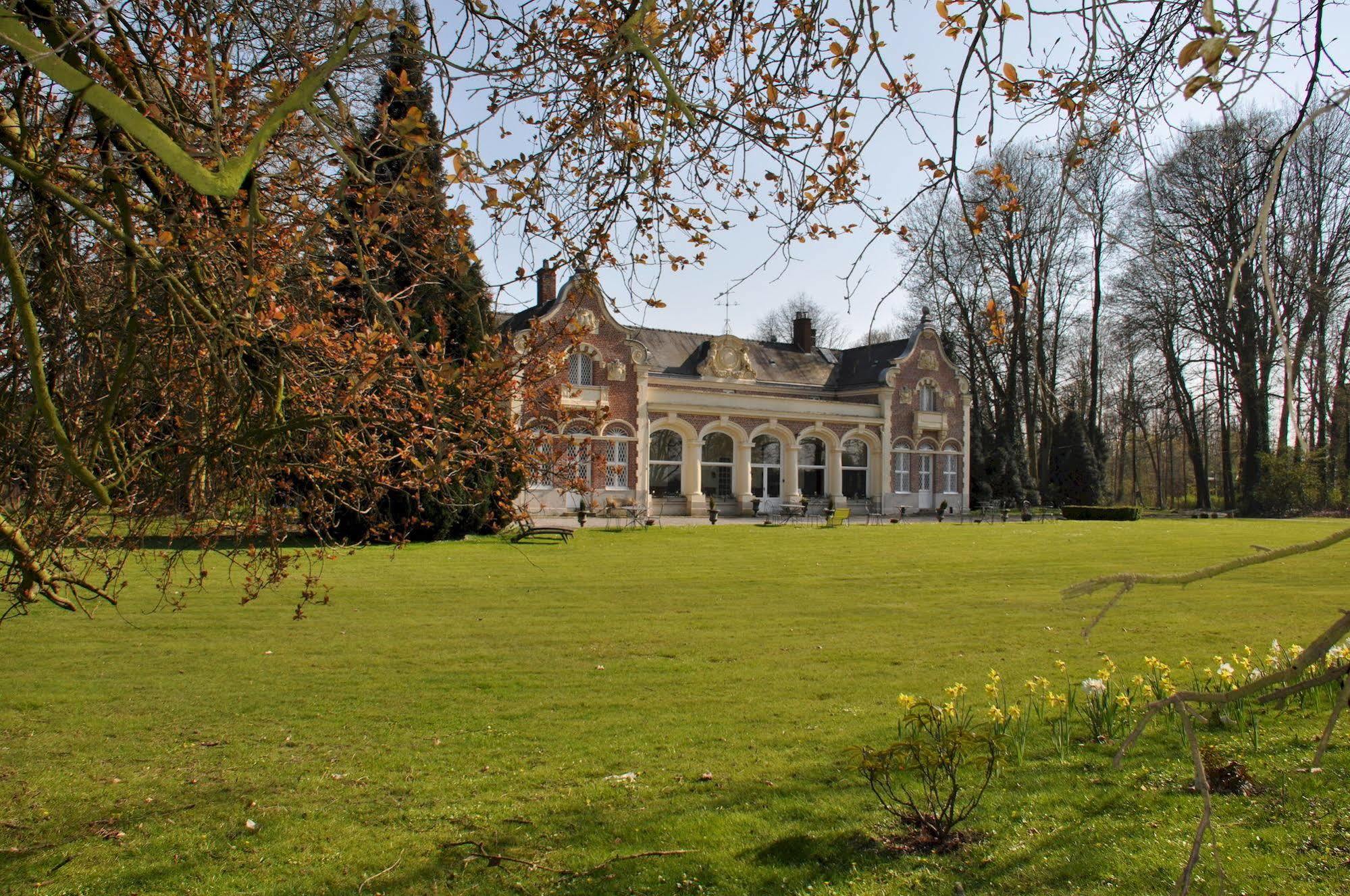 Le Chateau Des Ormes Bed & Breakfast Lambersart Exterior photo